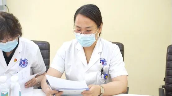 哈尔滨中童儿童医院抽动症改善指南：孩子频繁耸肩清嗓子怎么办？